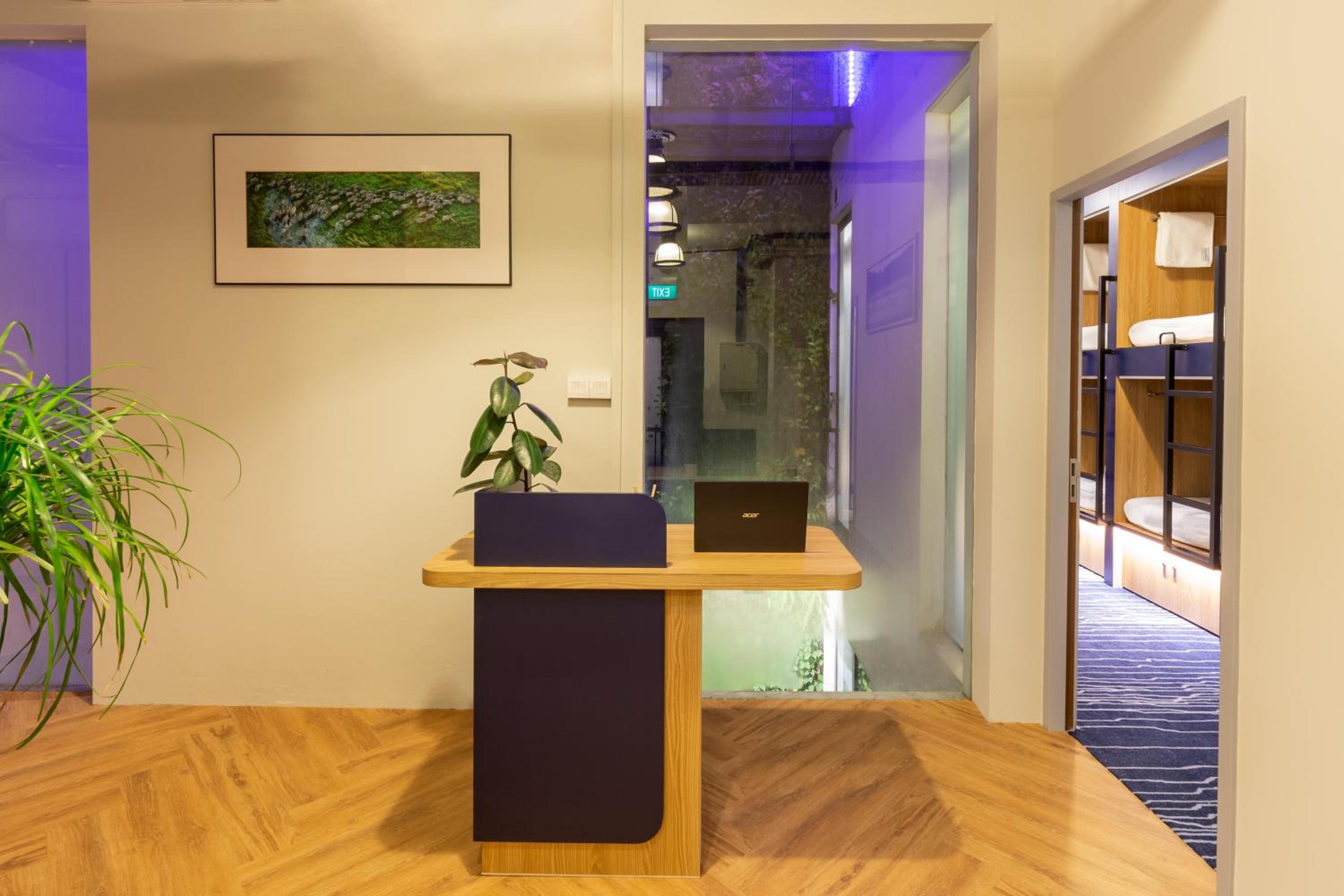 Bluewaters Female-Only Hostel, Singapore