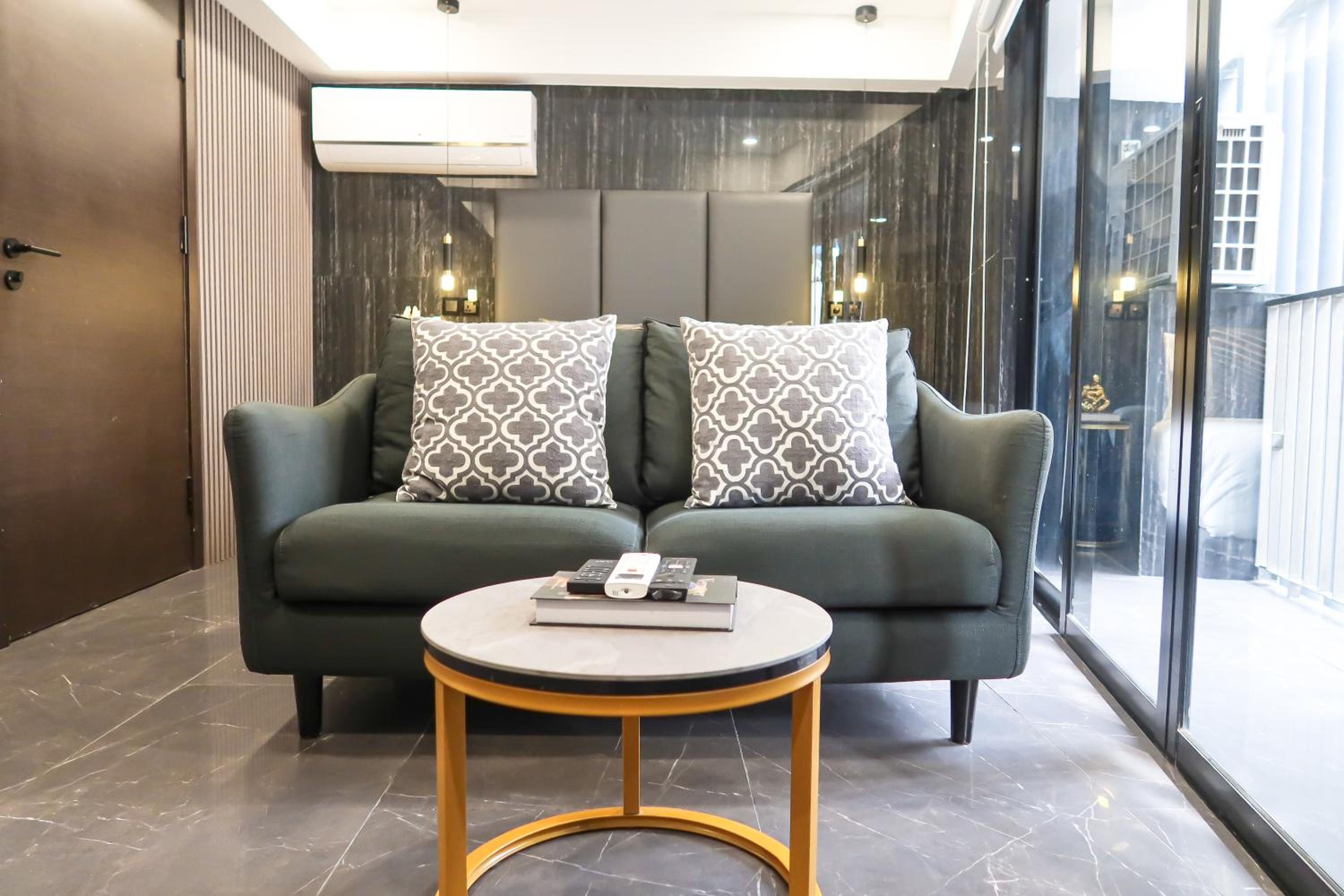 R Residences, Singapore