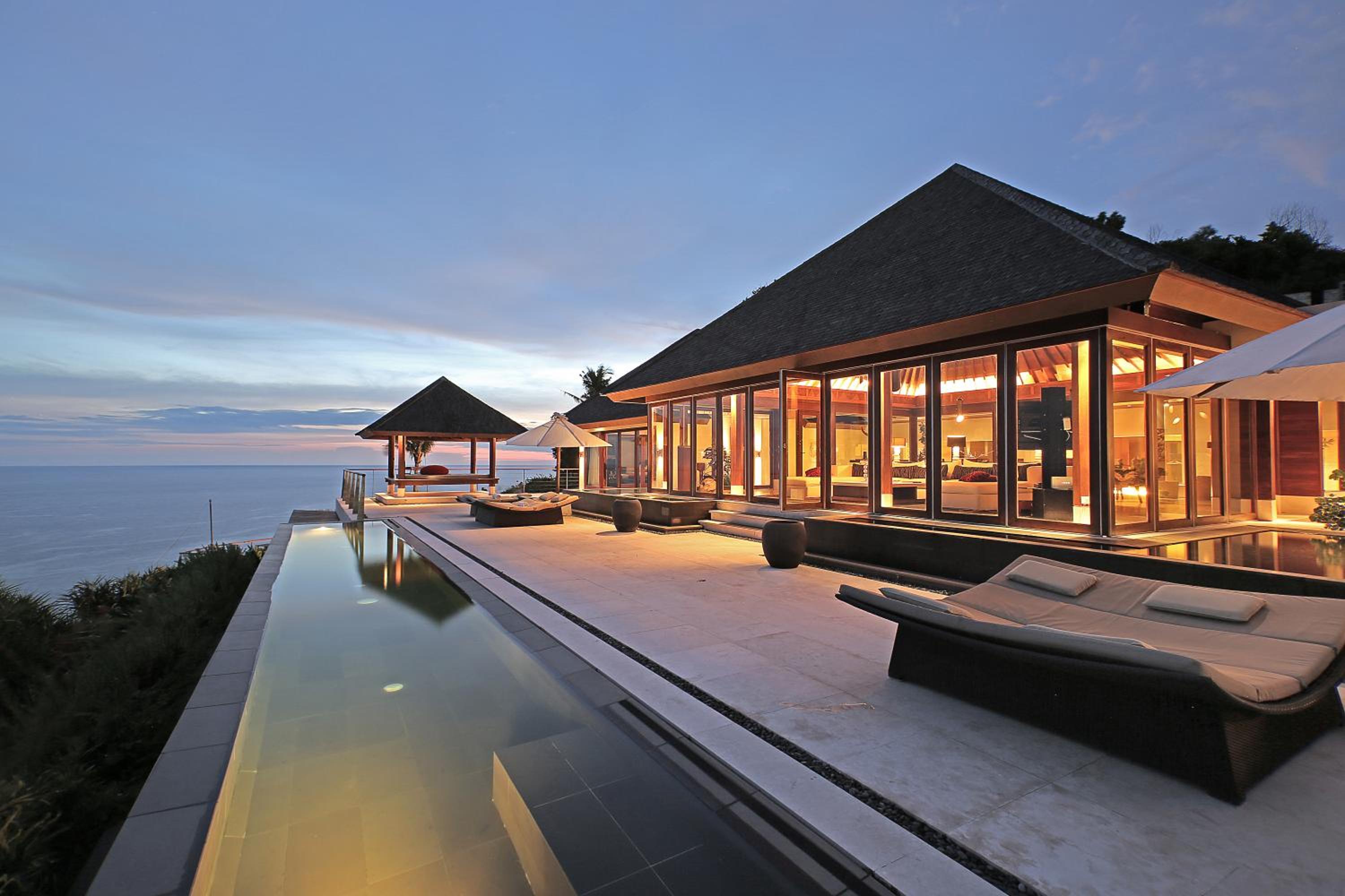 The Edge Bali, Singapore