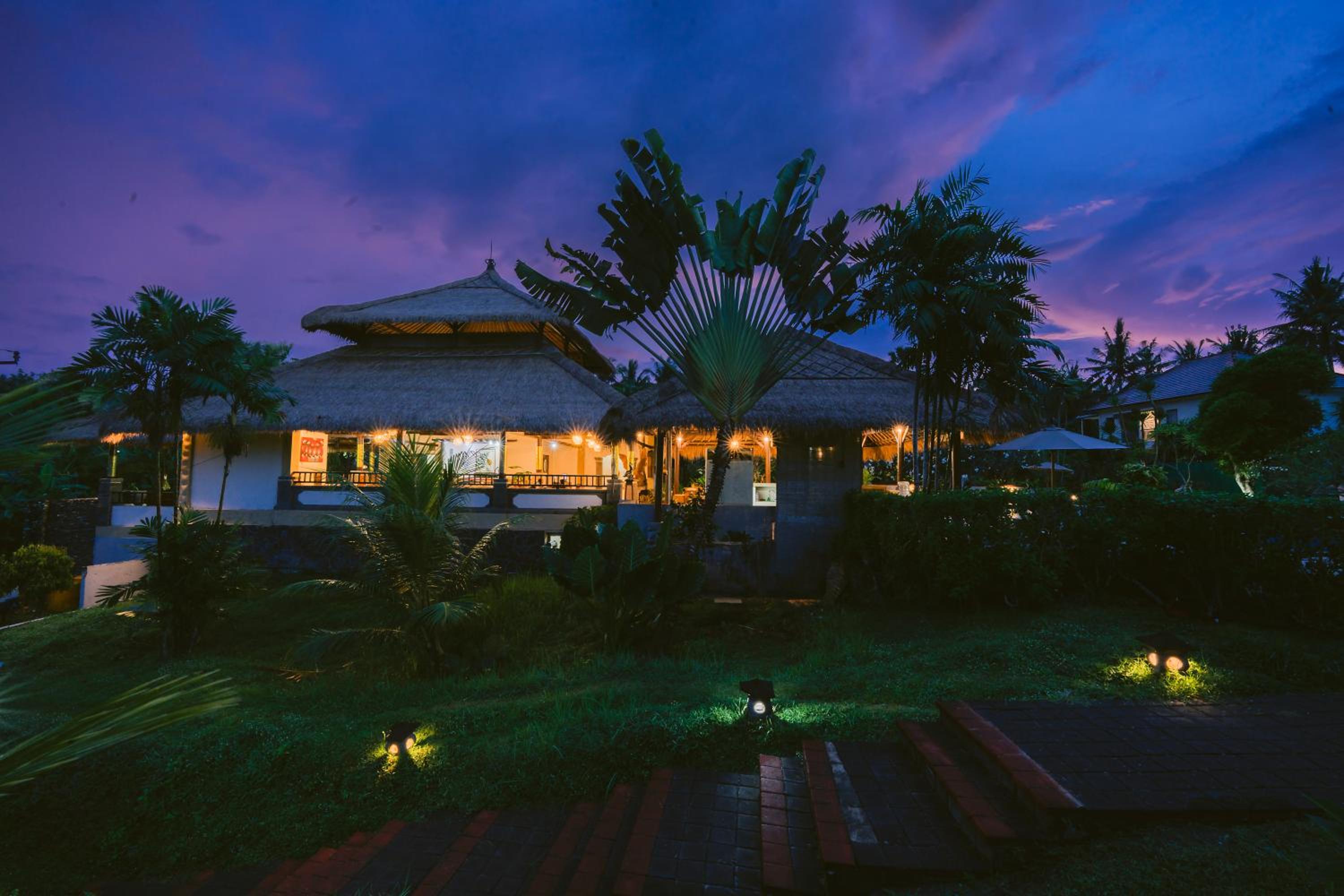Medewi Bay Retreat, Singapore