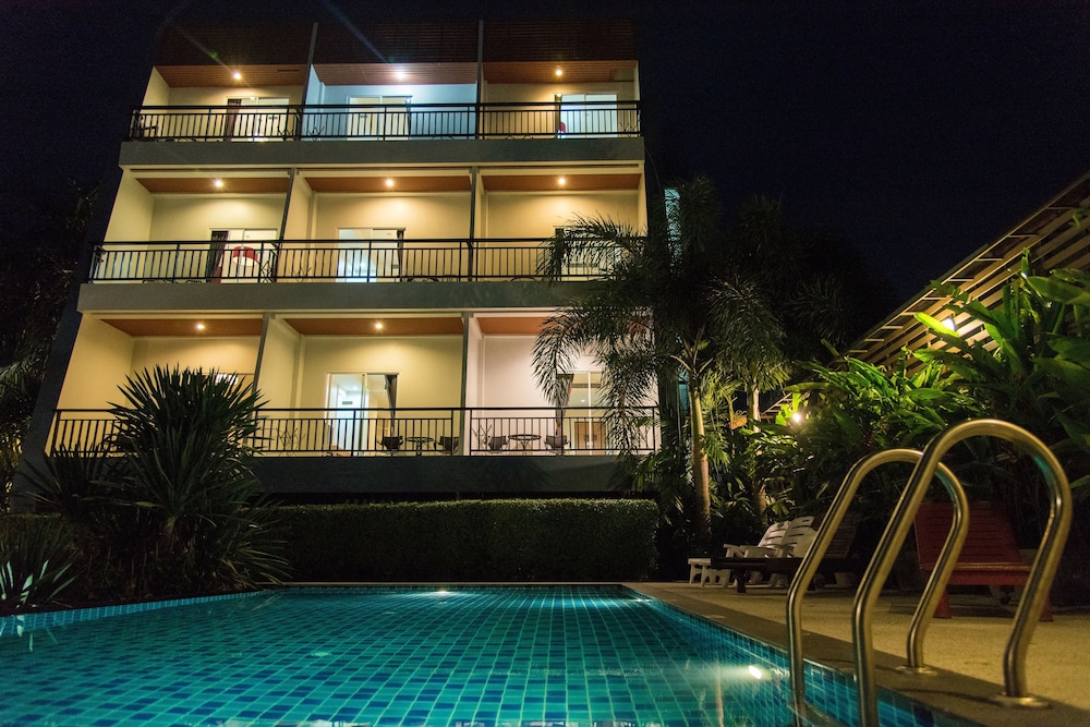 Phuket Jula Place, Singapore