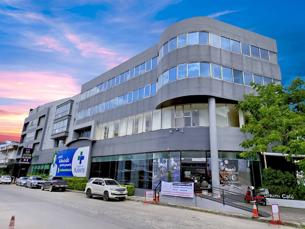 Synsiri 5 Nawamin 96, Singapore