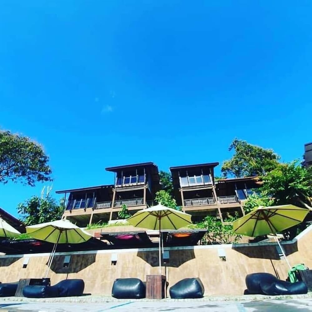 Alama Sea Village Resort, Singapore