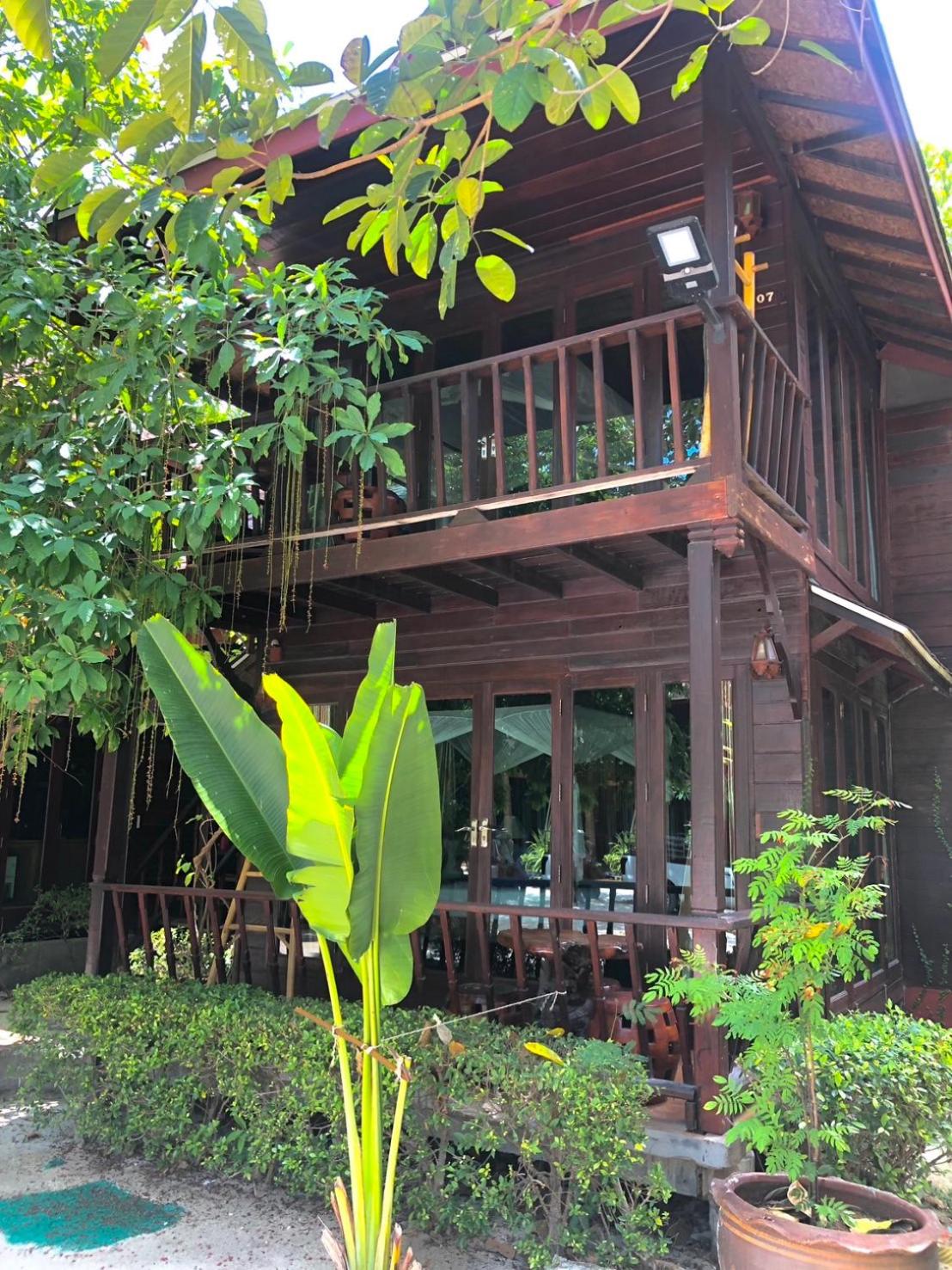 Anda Resort Koh Lipe, Singapore