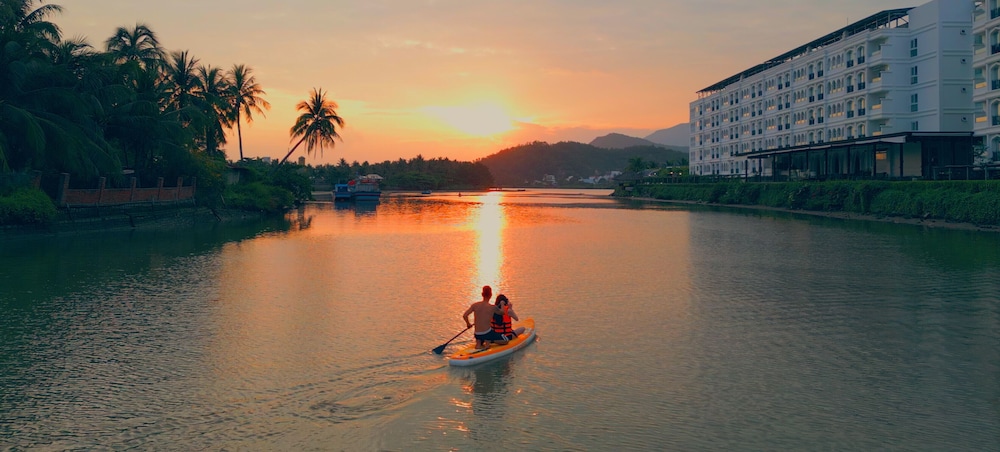 Champa Island Nha Trang - Resort Hotel & Spa, Singapore