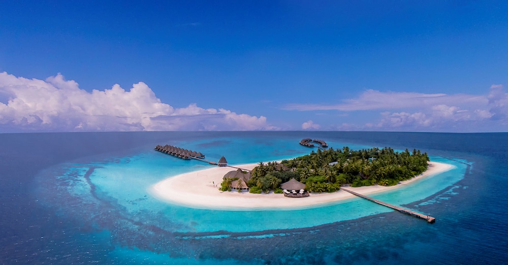 Angaga Island Resort & Spa, Singapore