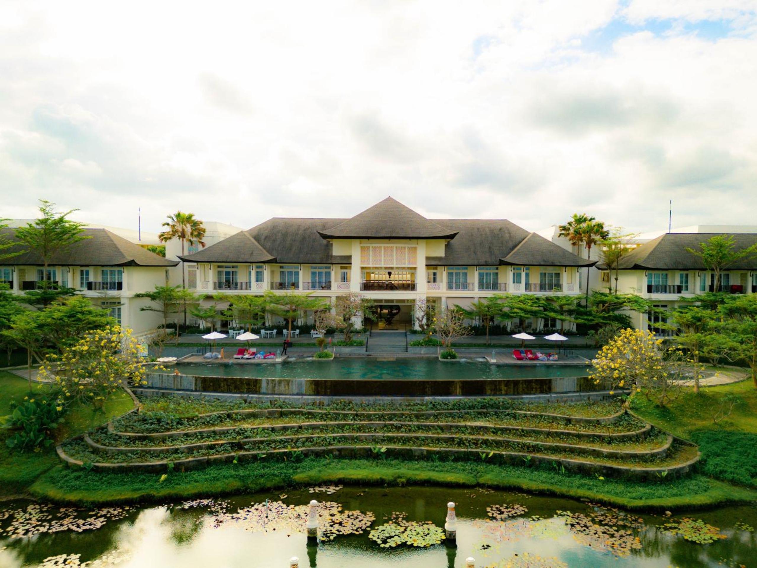 Rumah Luwih Bali, Singapore