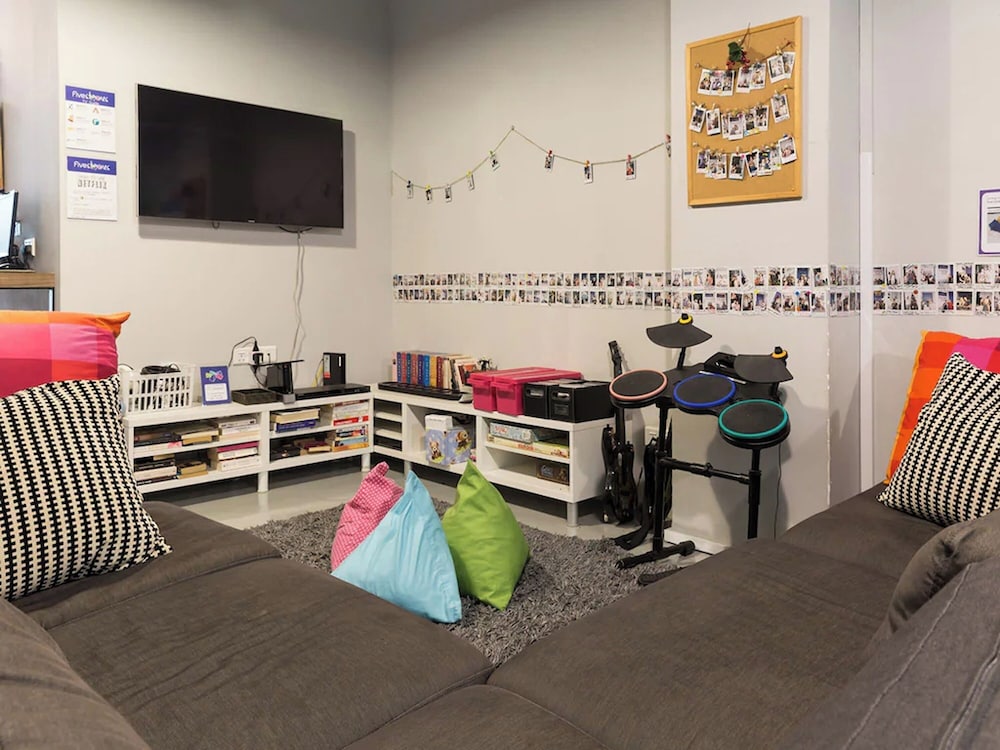 Checkers Backpackers, Singapore
