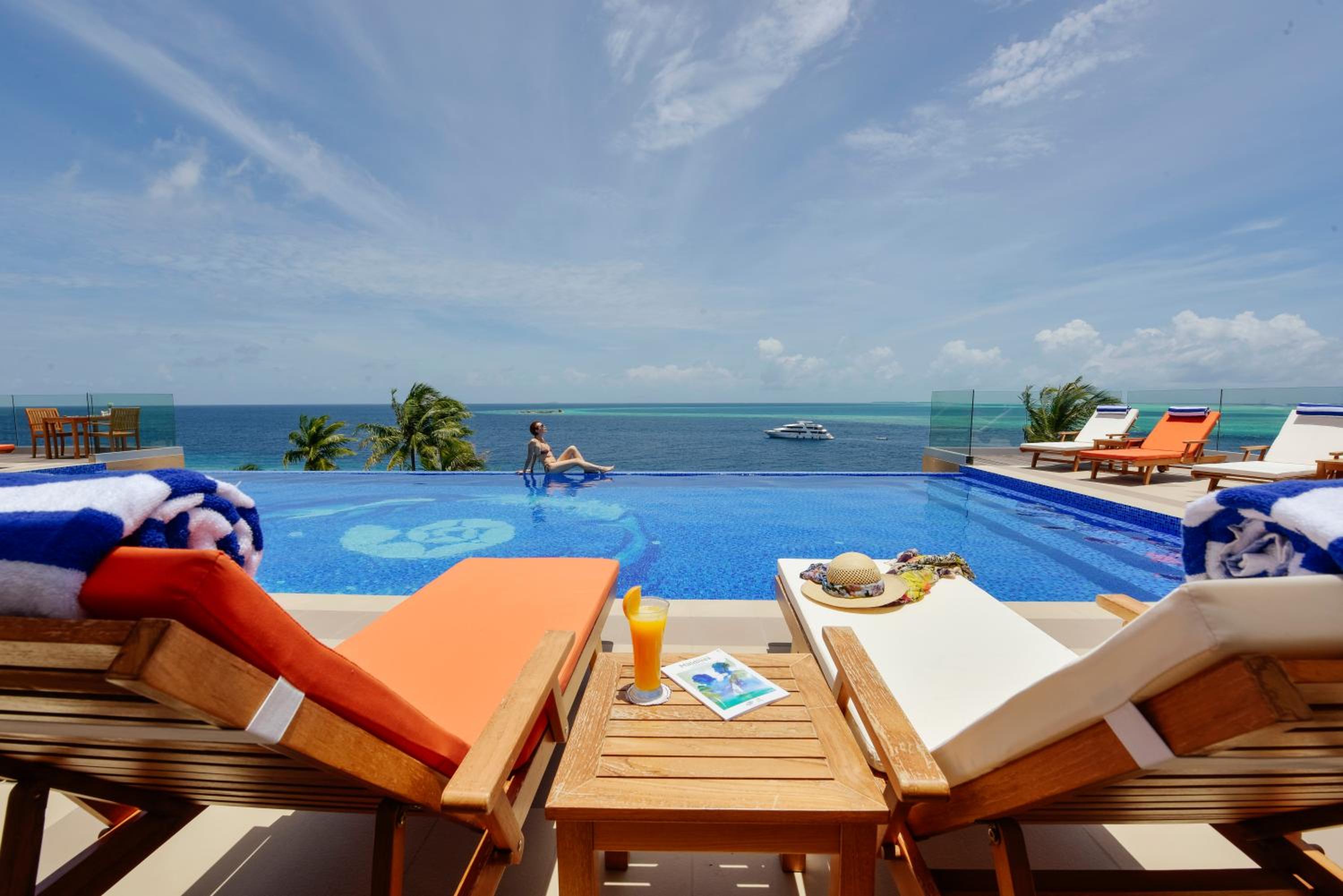 Season Paradise, Singapore