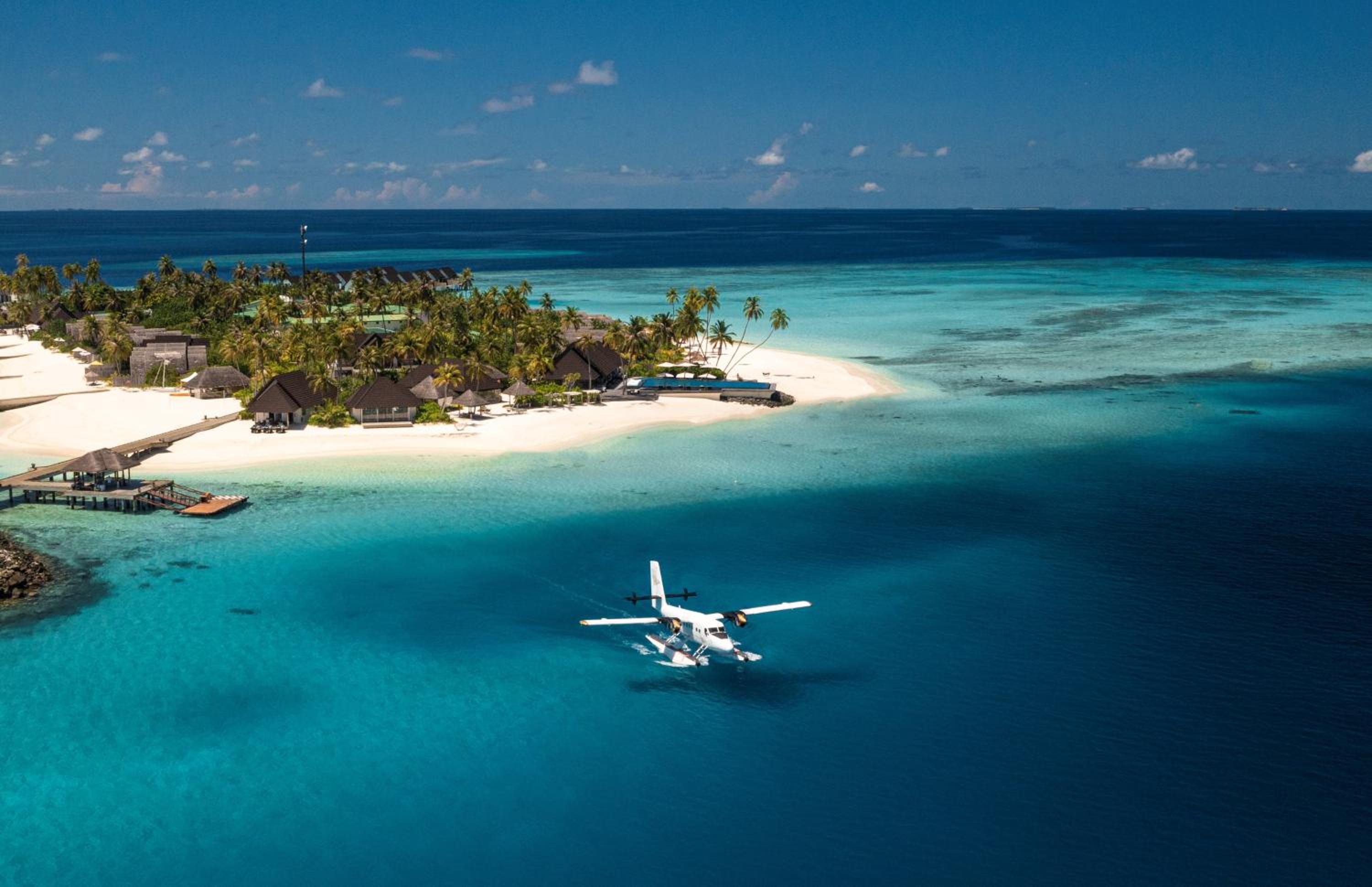 Fushifaru Maldives, Singapore