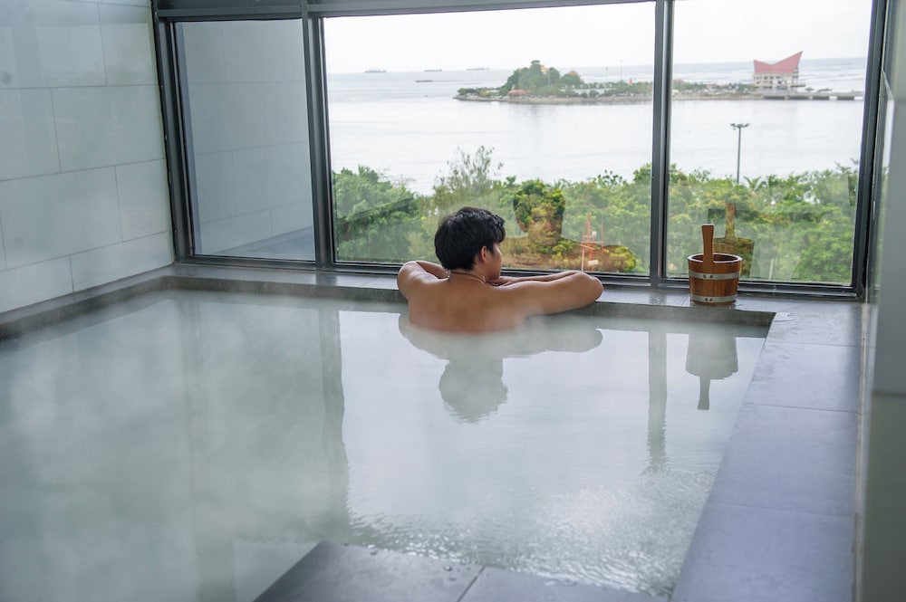 Oakwood Hotel & Residence Sri Racha, Singapore