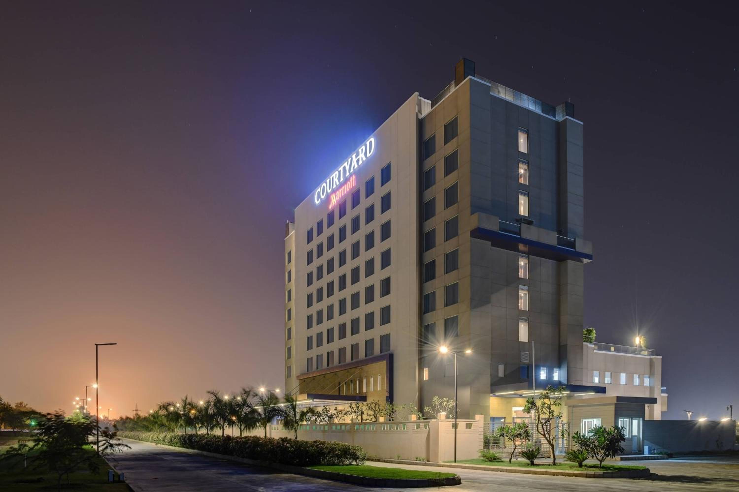 Photo of Courtyard by Marriott Surat, 4-star hotel in Surat