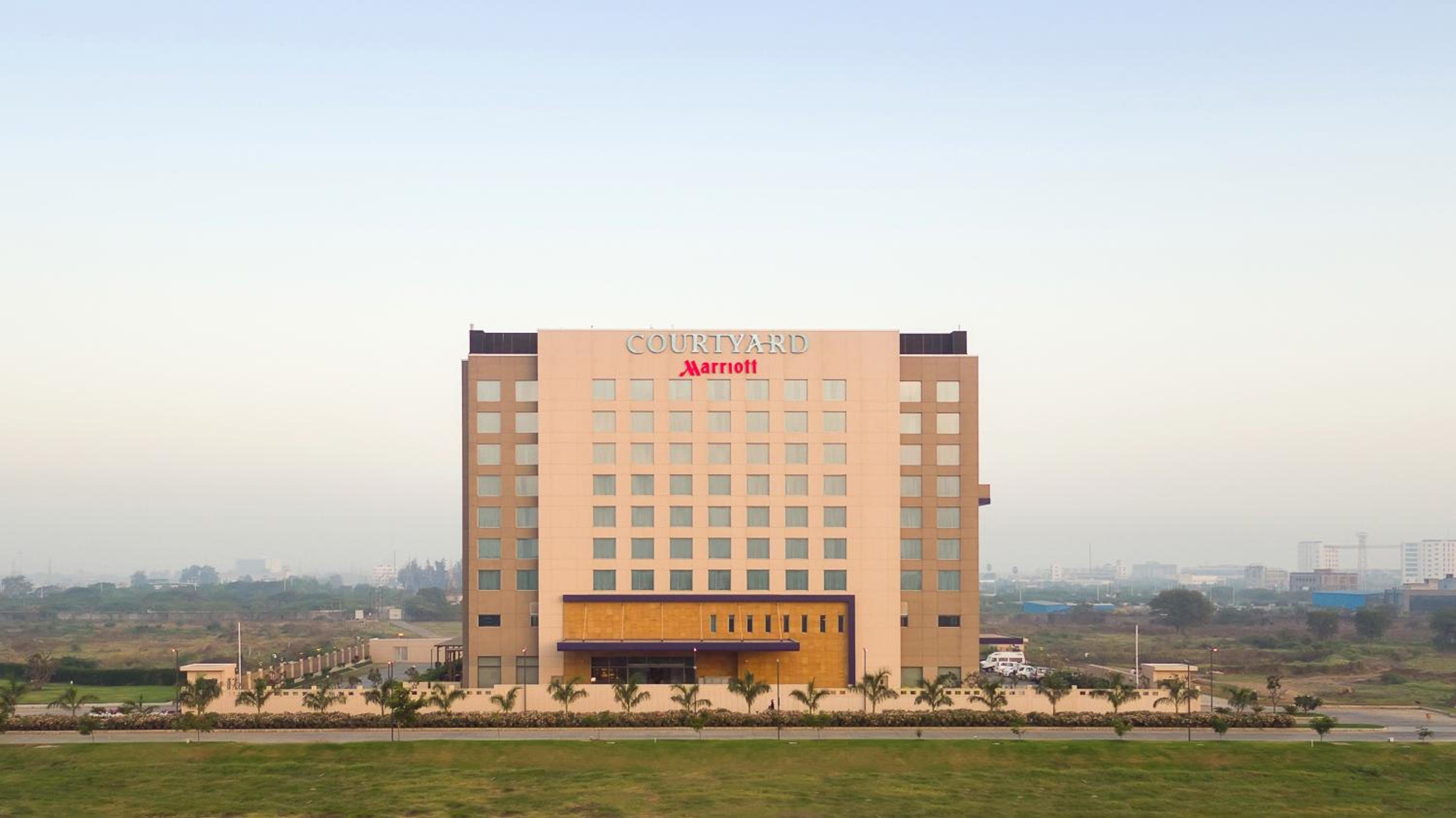Photo of Courtyard by Marriott Surat, 4-star hotel in Surat