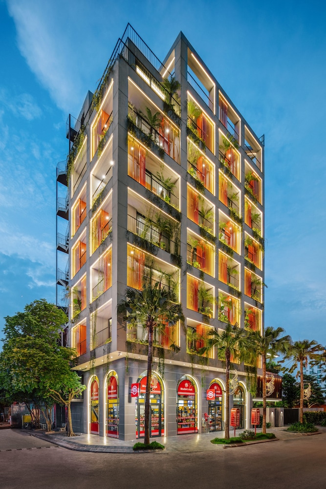 Ravatel Luxury Hotel Bac Giang, Singapore
