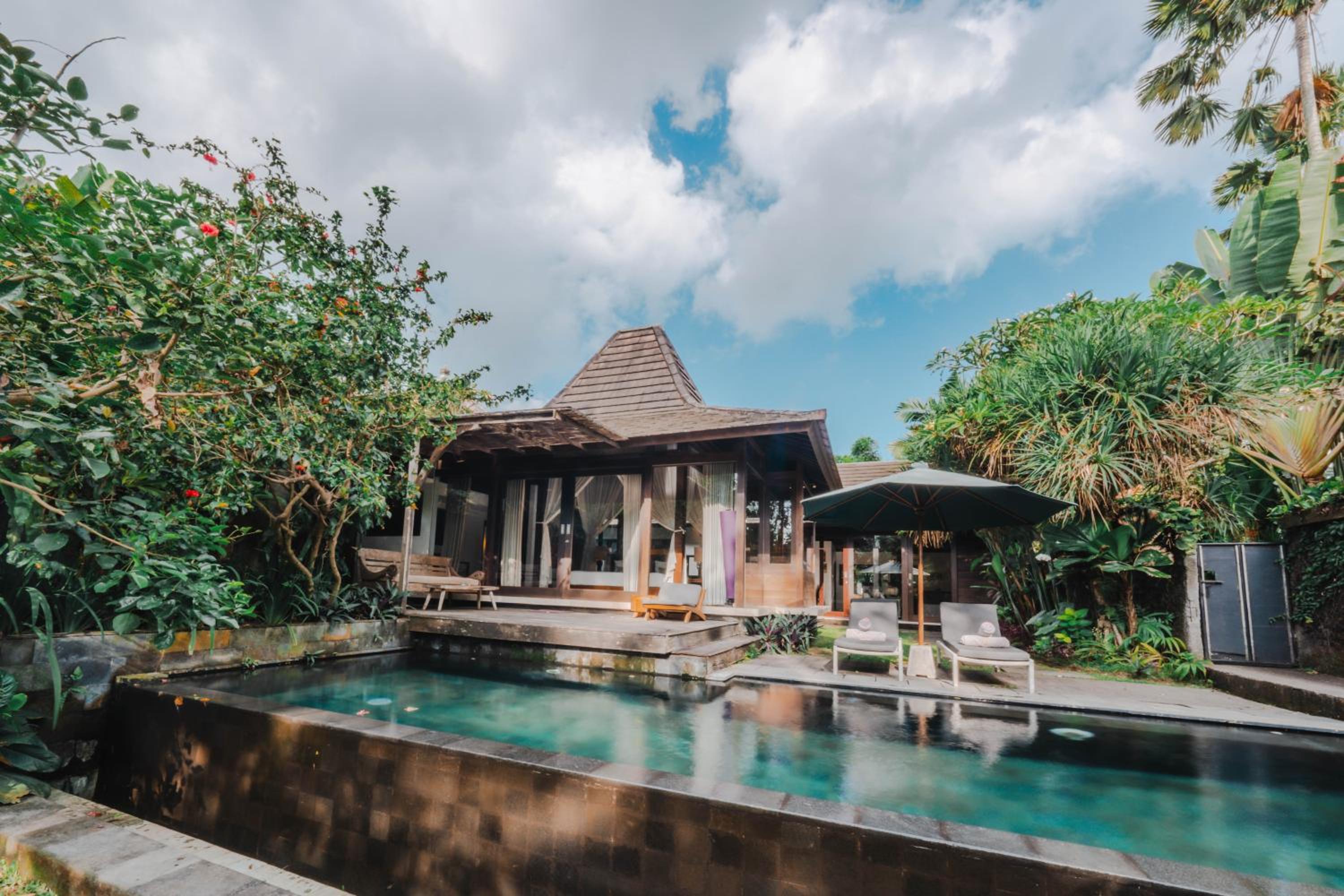 Surya Kembar Villas, Singapore